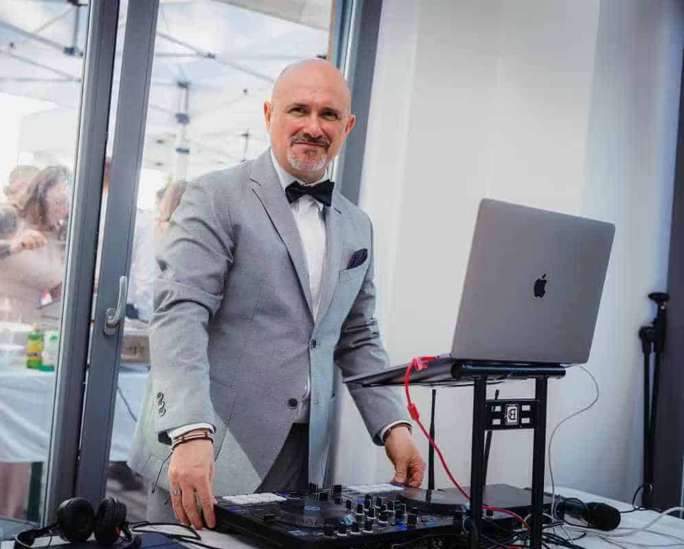 Bild von der Webseite von DeejayMario